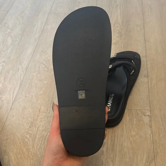 Quilted Grained CC Slide Sandals - Picture 4 of 4